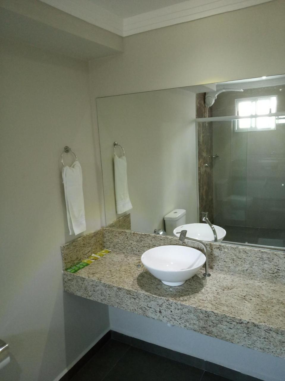 Hotel Iguassu Inn フォス・ド・イグアス エクステリア 写真